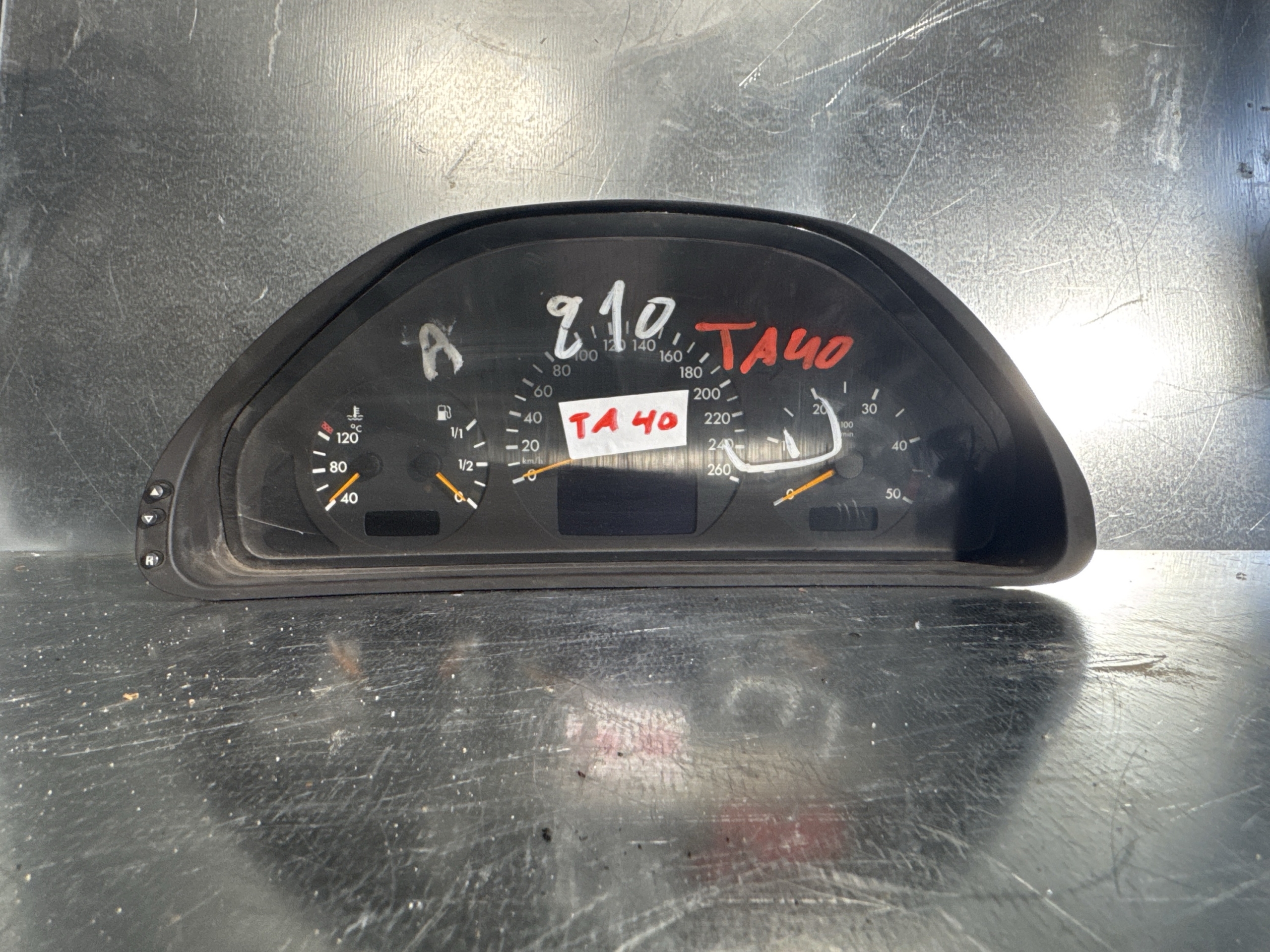 Tacho Kombiinstrument für Mercedes W210 E220 - OEM A2105407211