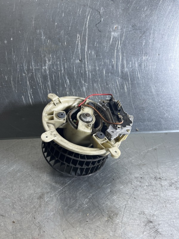 Lüftermotor + Regler für Benz W210 - OEM 2108206210