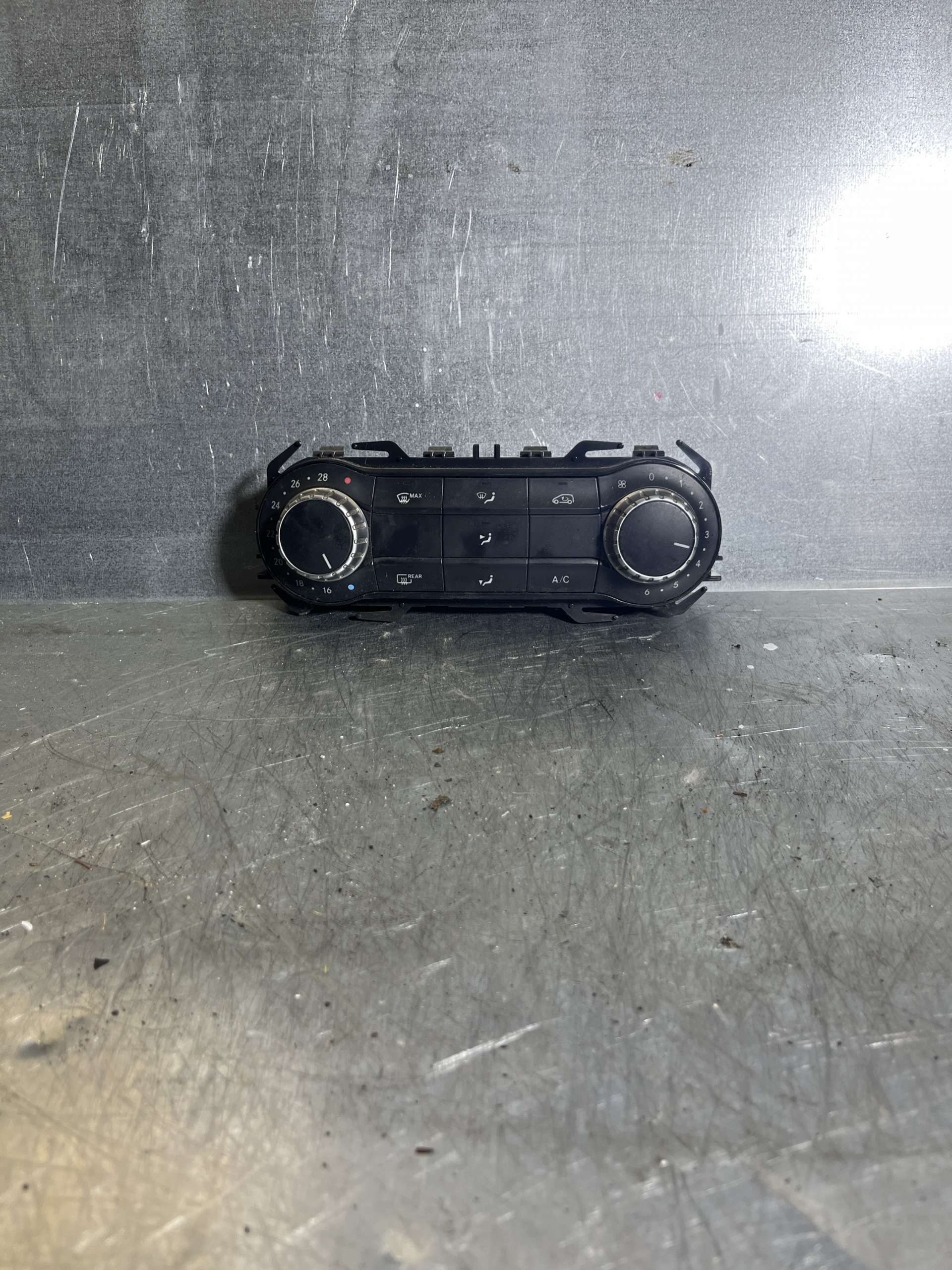 Klimabedienteil für Benz W246 - OEM A2469004405