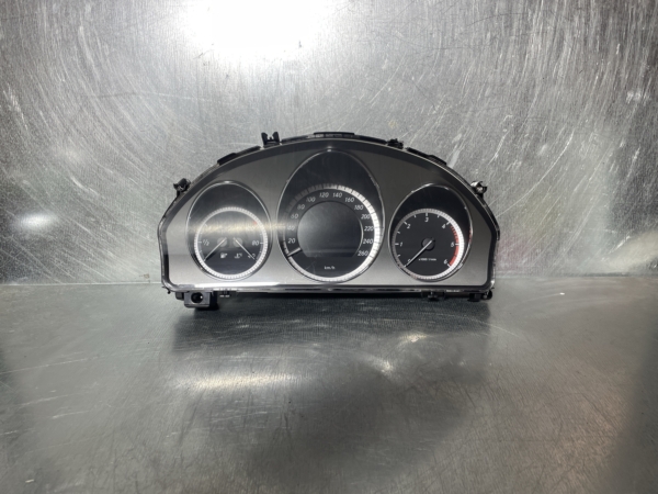 Tacho Kombiinstrument Mercedes W204 -OEM A2049005602
