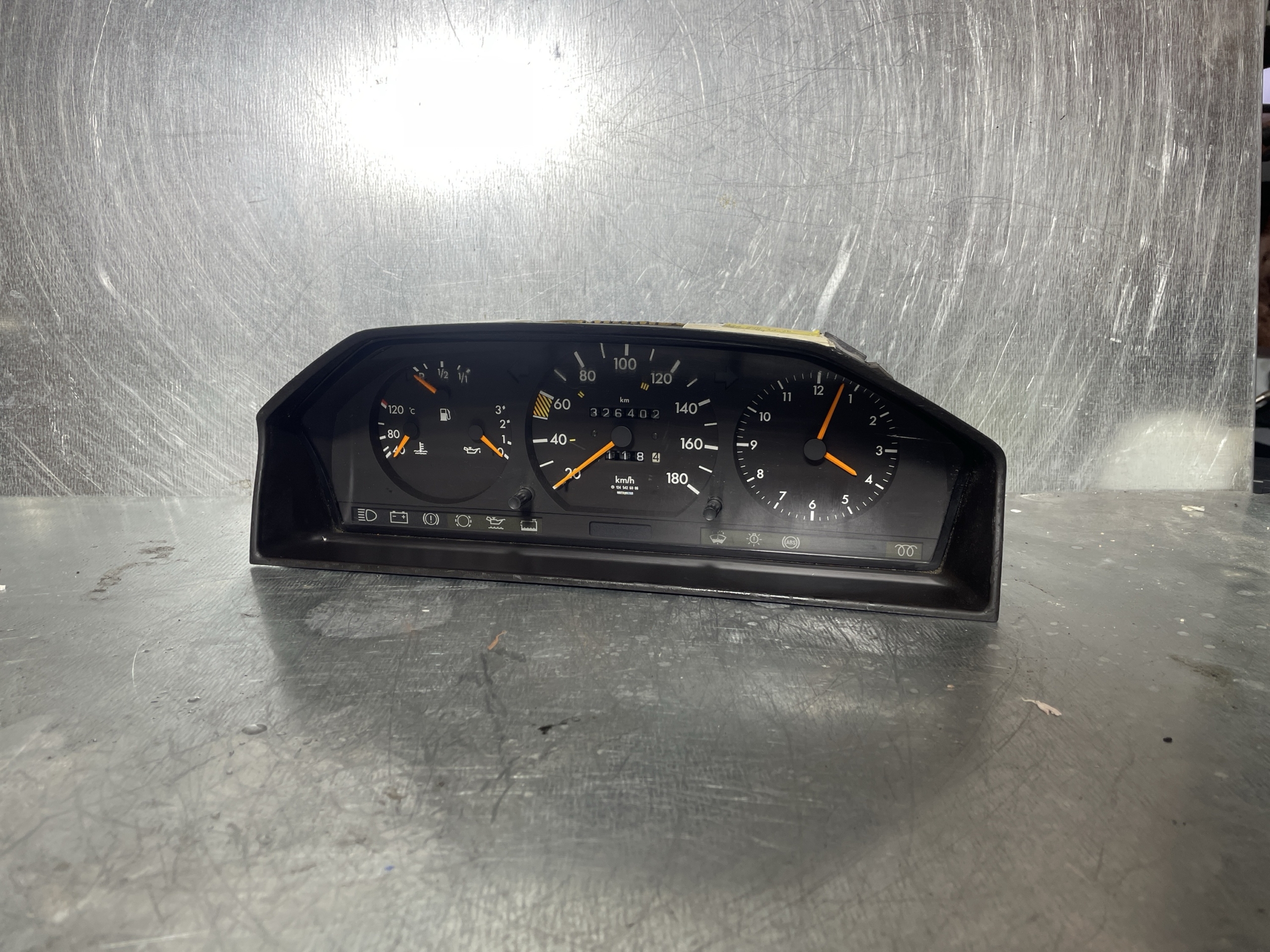 Tacho Borduhr Mercedes W124 Diesel -OEM 1245401348
