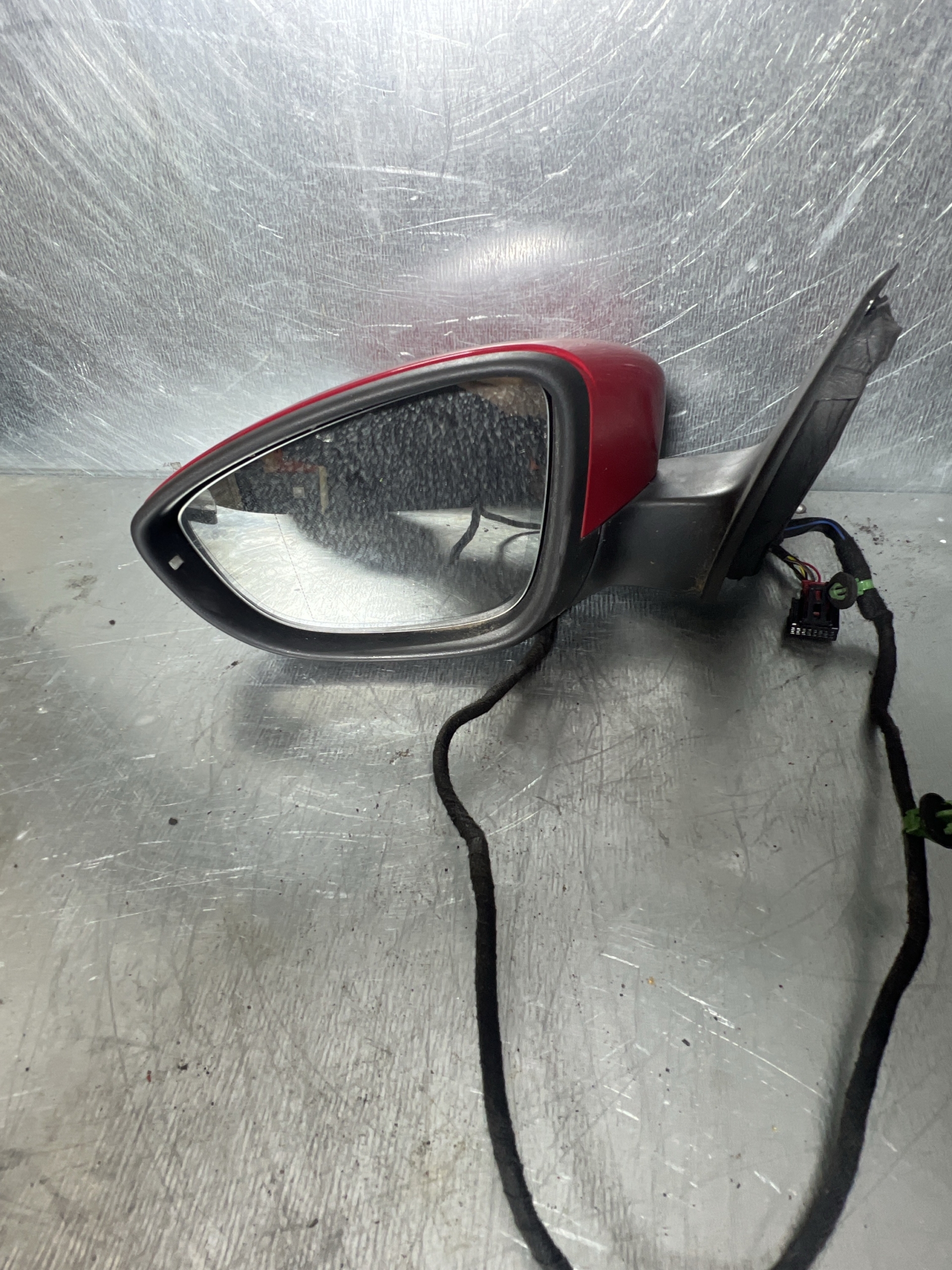 Vw Passat B7 Außenspiegel links Rot Umfeldbel. - OEM – Bild 2