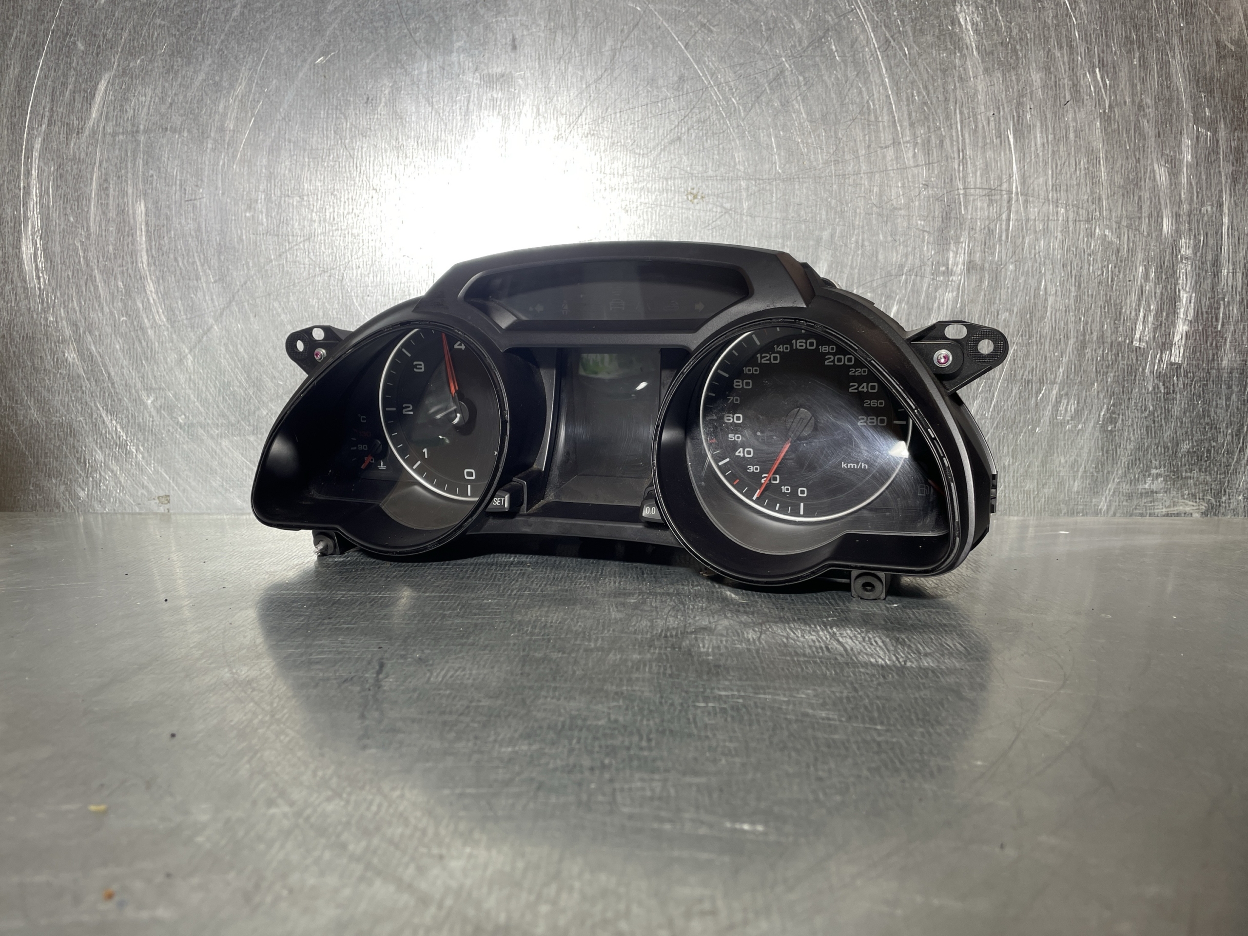 Tacho Kombiinstrument Audi A5 TDI -OEM 8T0920931A