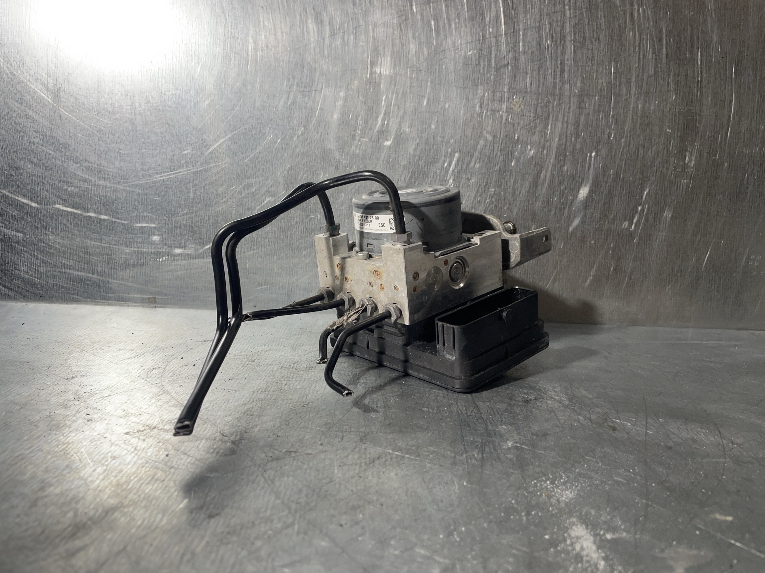 ABS-Block Mercedes W205 -OEM A2534312800