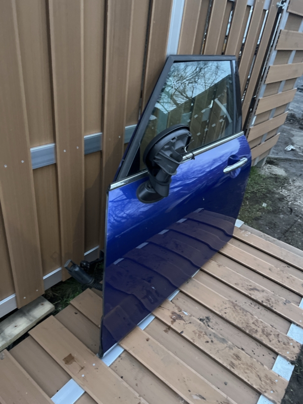 MINI CLUBMAN F54 2019 Tür vorne links Blau – Bild 3