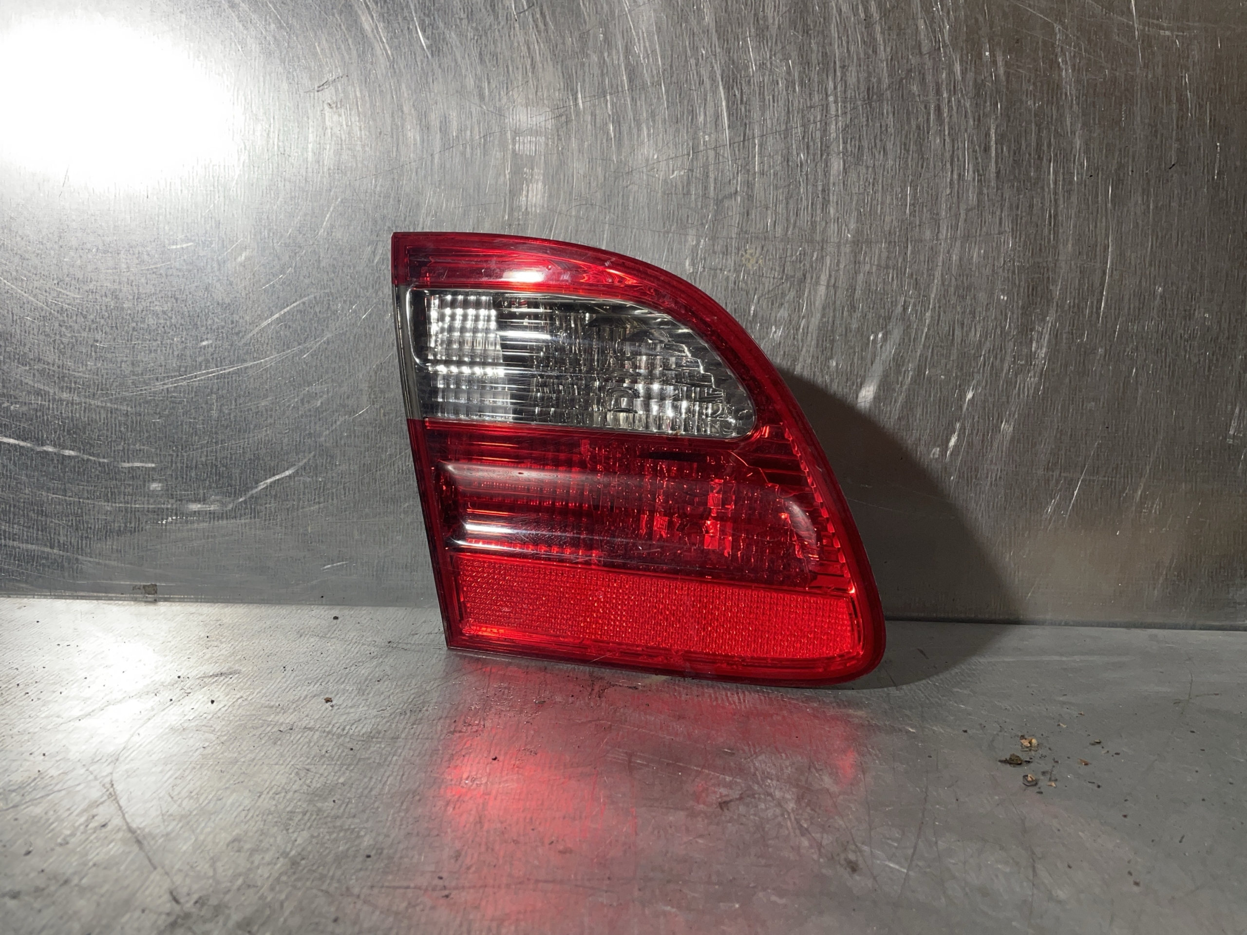 Rückleuchte links innen Kombi Benz W211 -OEM A2118202964