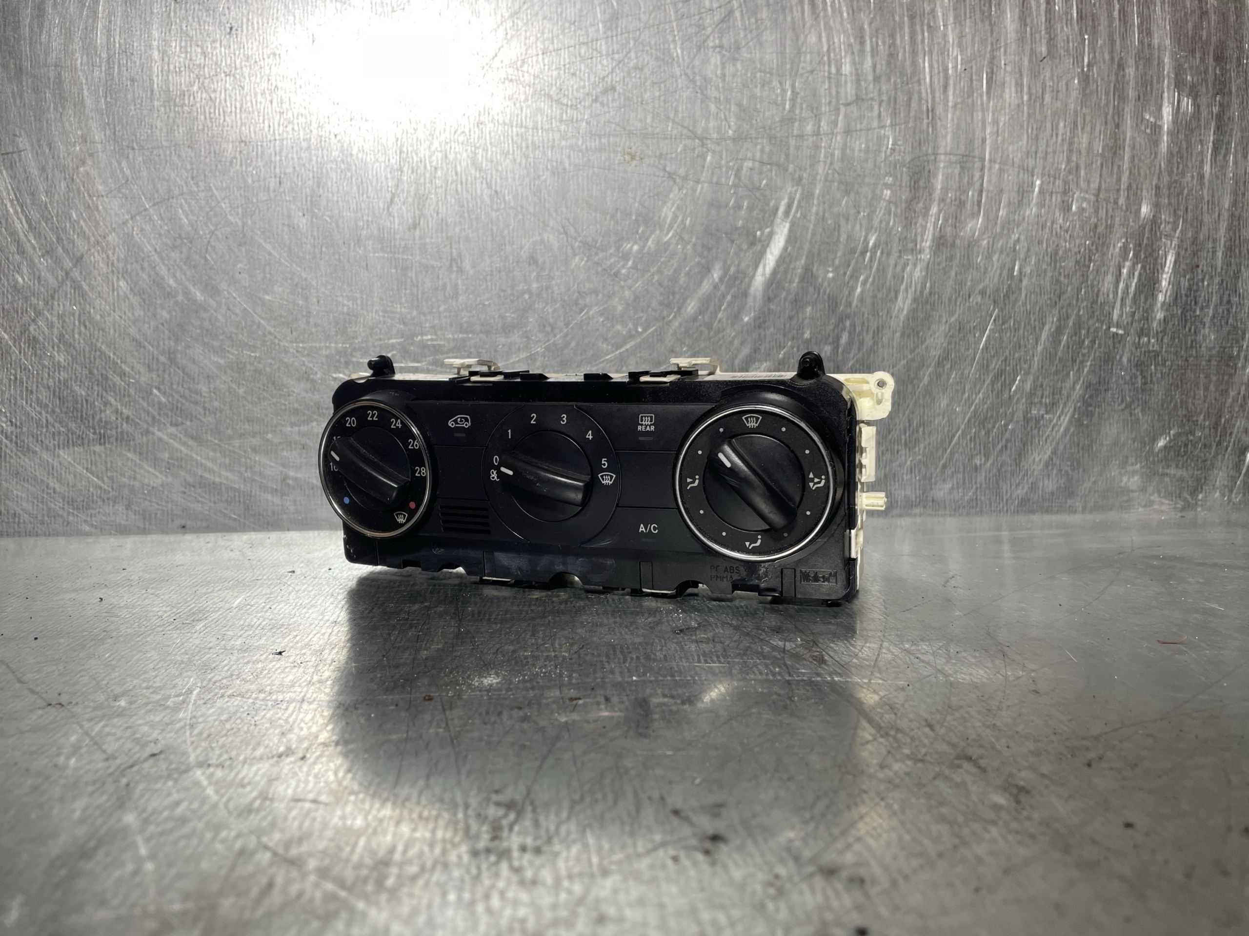 Klimabedienteil Mercedes W169 W245 -OEM A1699000900