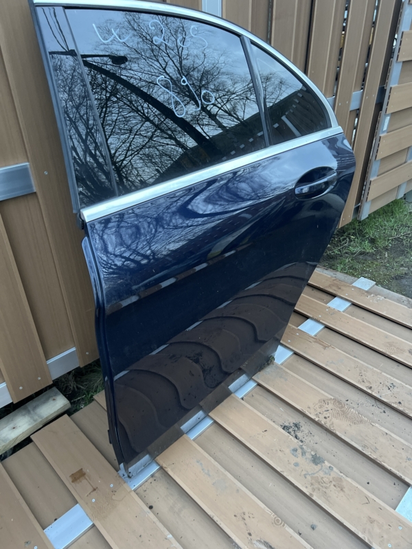 Mercedes W205 Tür hinten links blau 890 KOMPLETT – Bild 3