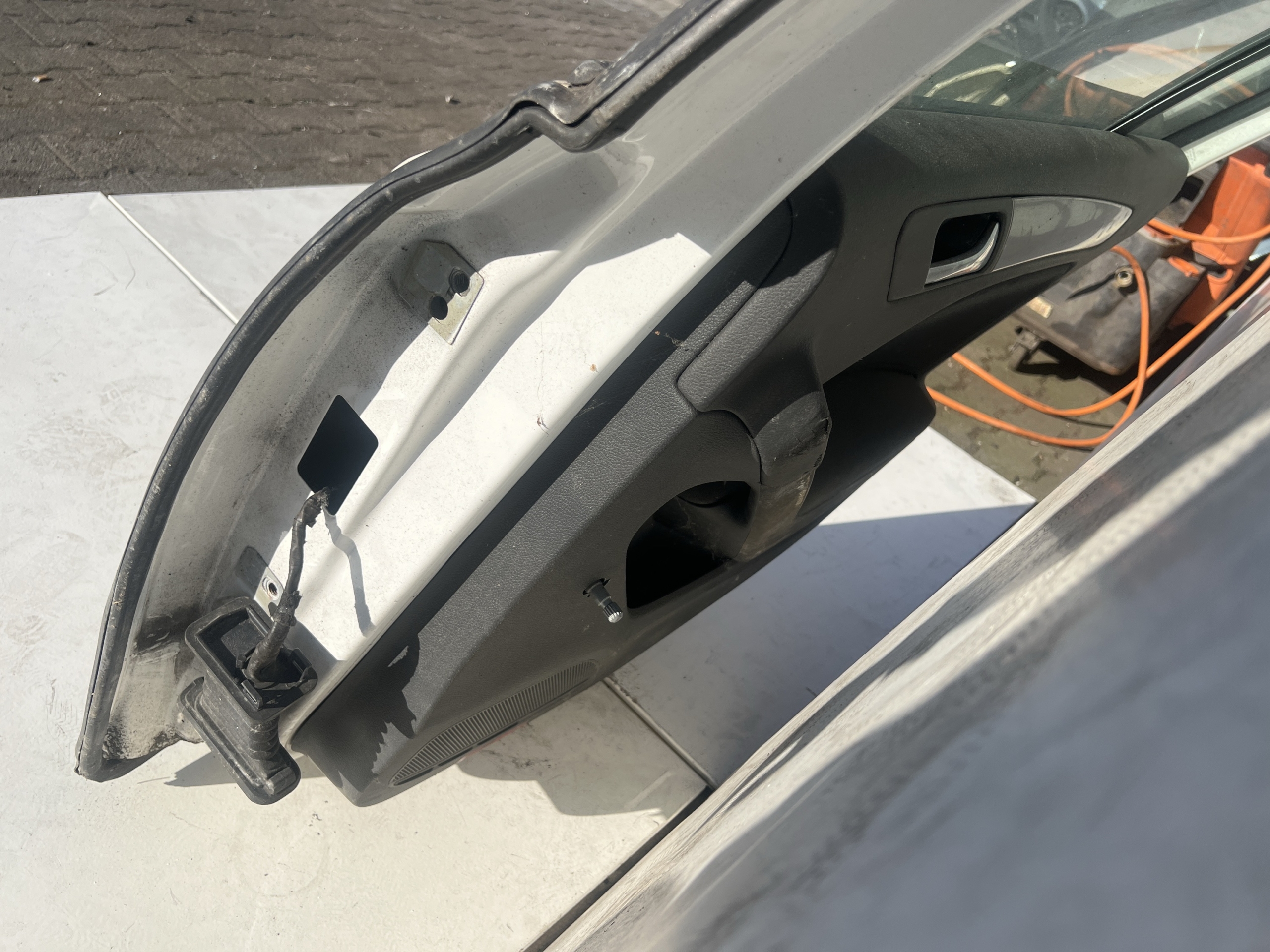 VW GOLF VI LIMO TÜR hinten rechts Komplett Weiß – Bild 2