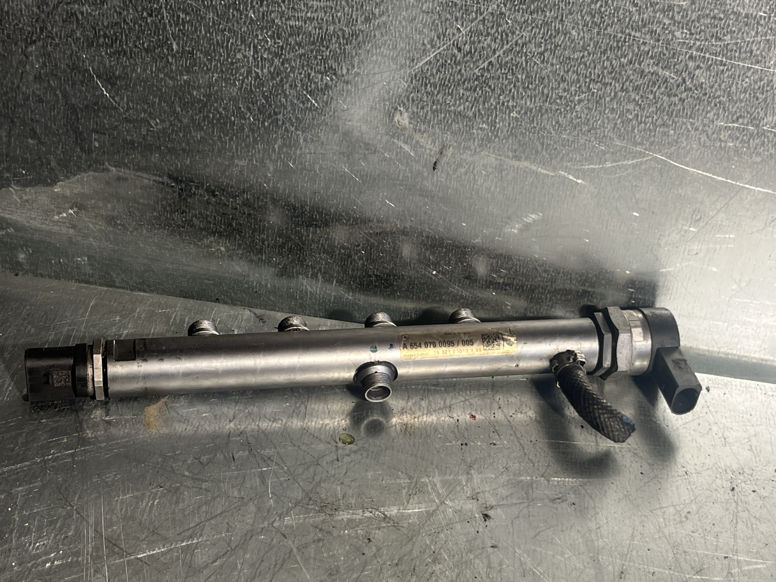 Mercedes W213 Railstange - OEM A654070095