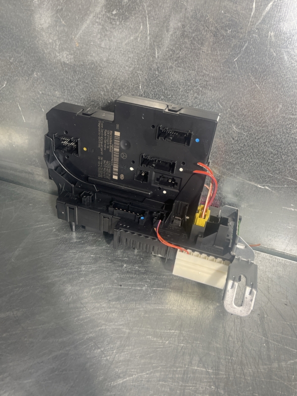 Mercedes W212 Sicherungskasten - OEM 2129003922