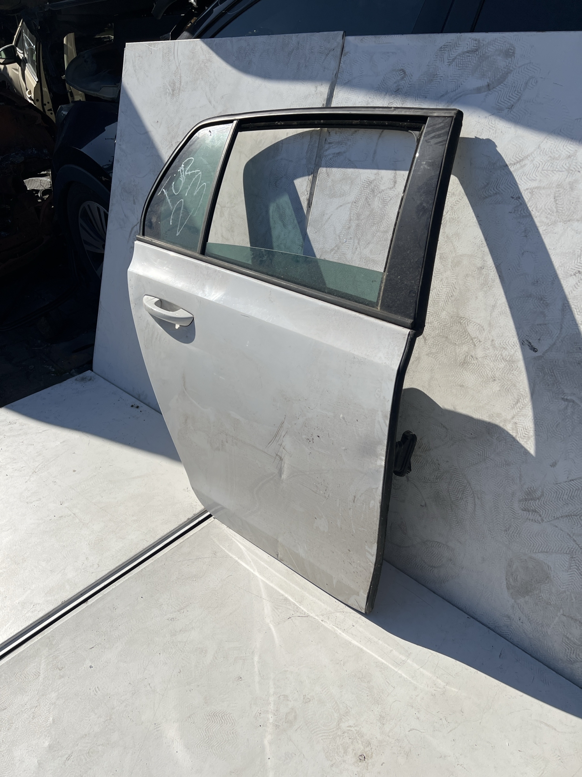 VW GOLF VI 6 Tür hinten rechts Weiß KOMPLETT Manuell – Bild 2