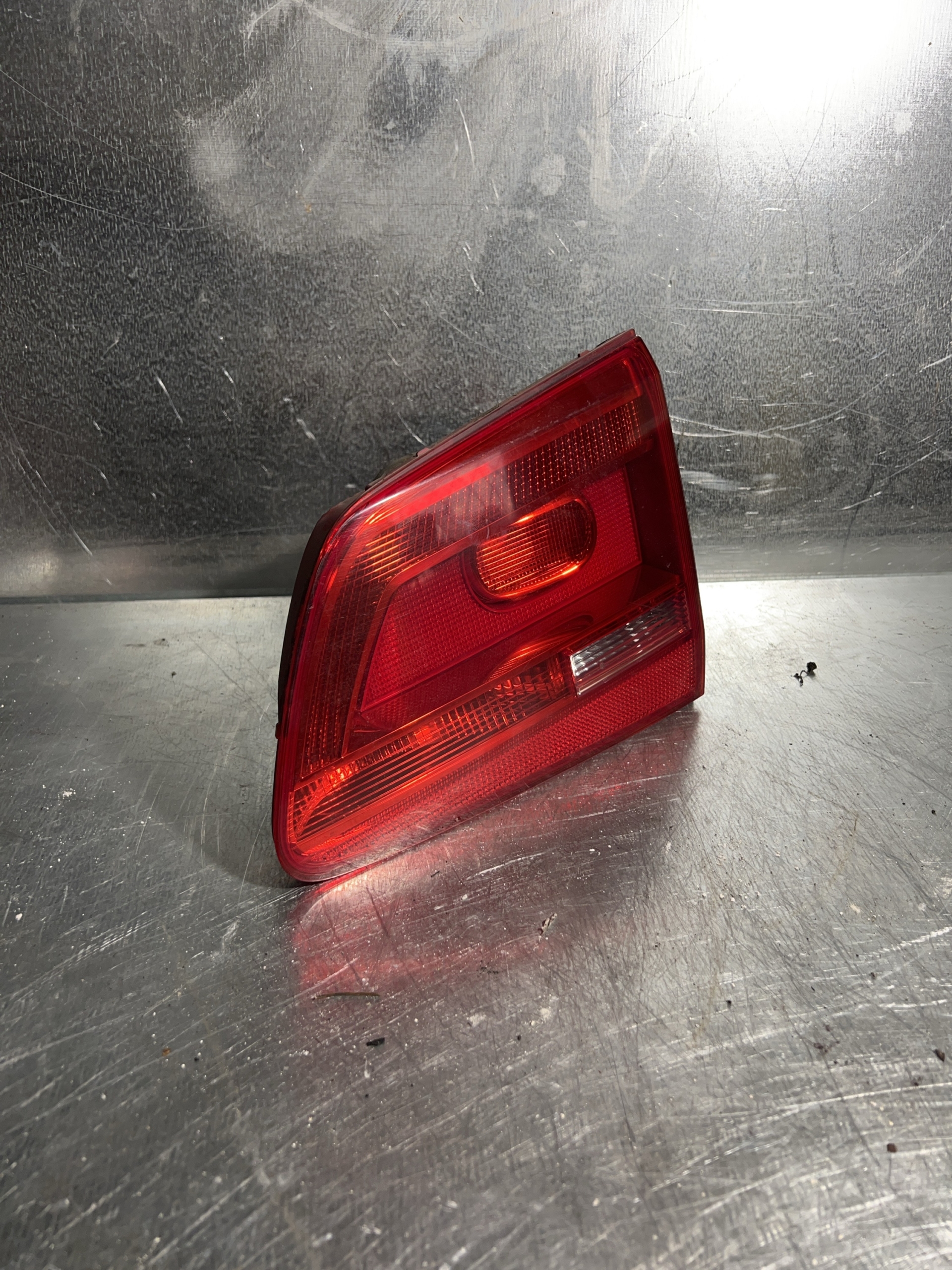 VW TOURAN 1T3 2012 Rückleuchte Rechts innen