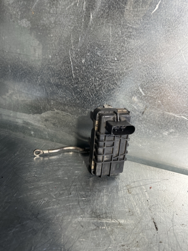 Mercedes W211 Ladedrucksteller - OEM 24686000029116