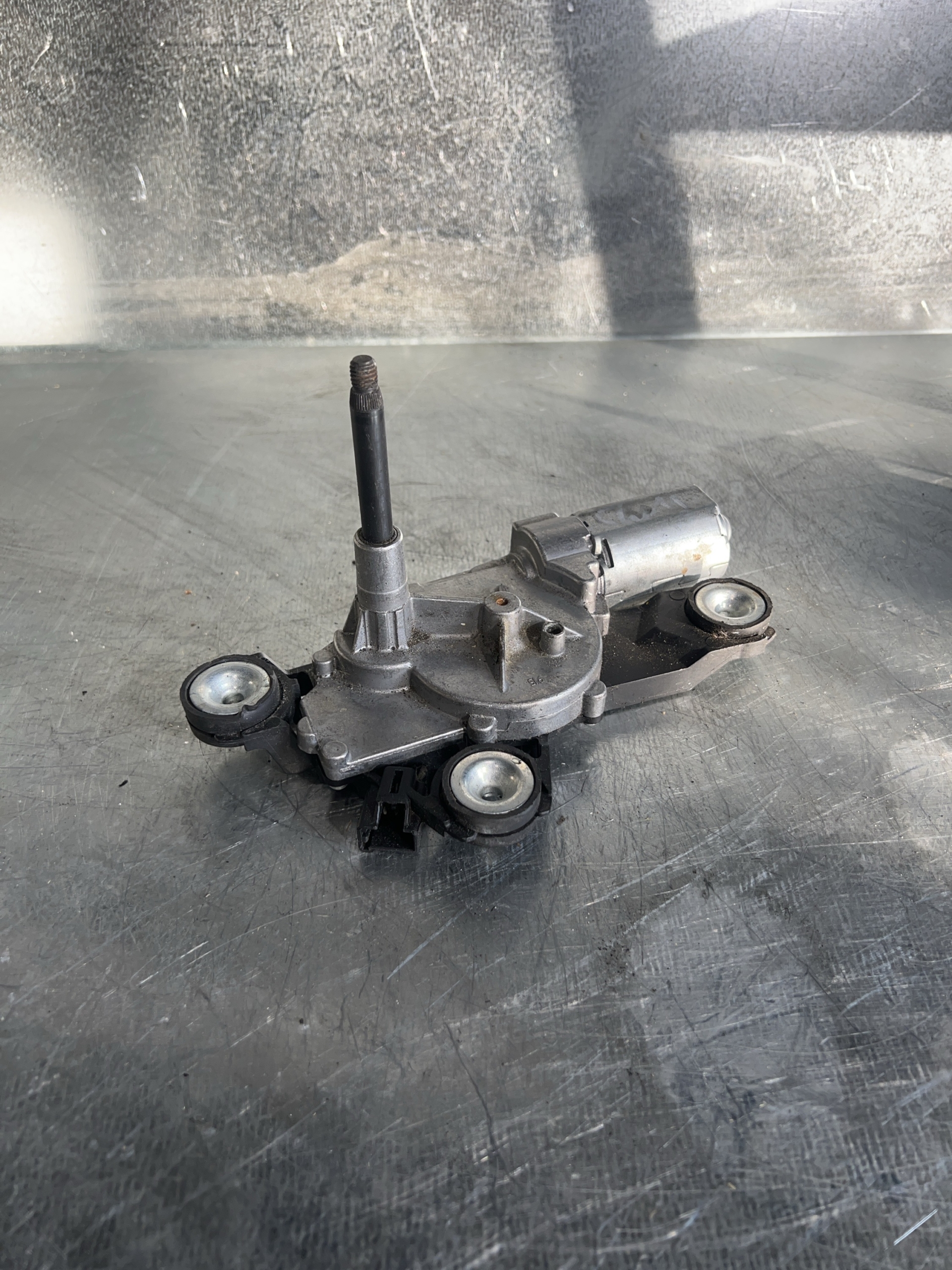 Ford Focus II Heck Scheibenwischer Motor - 0390201875