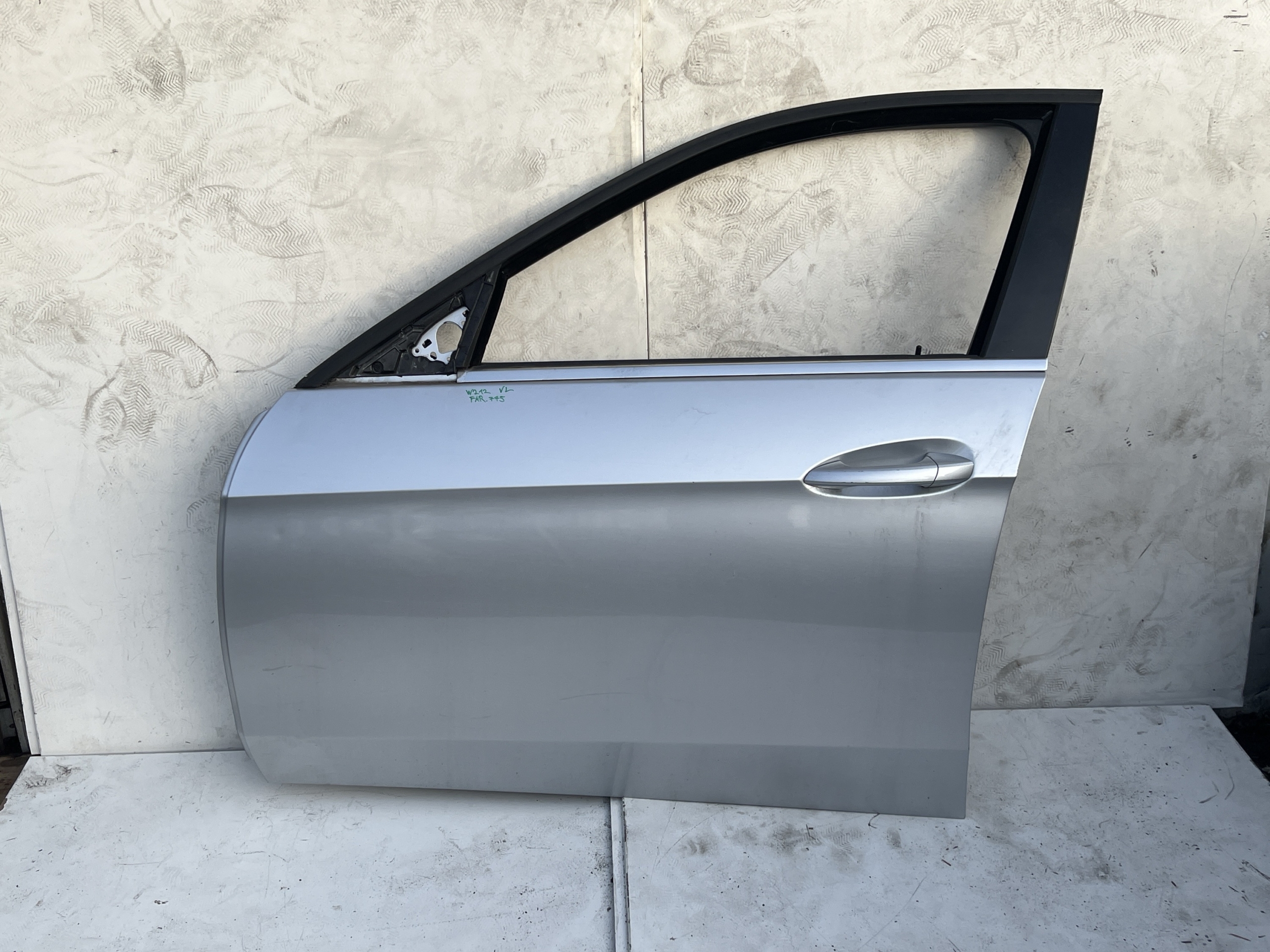 Benz W212 2015 Tür vorne rechts KOMPLETT SILBER 775 ( SAUBER )
