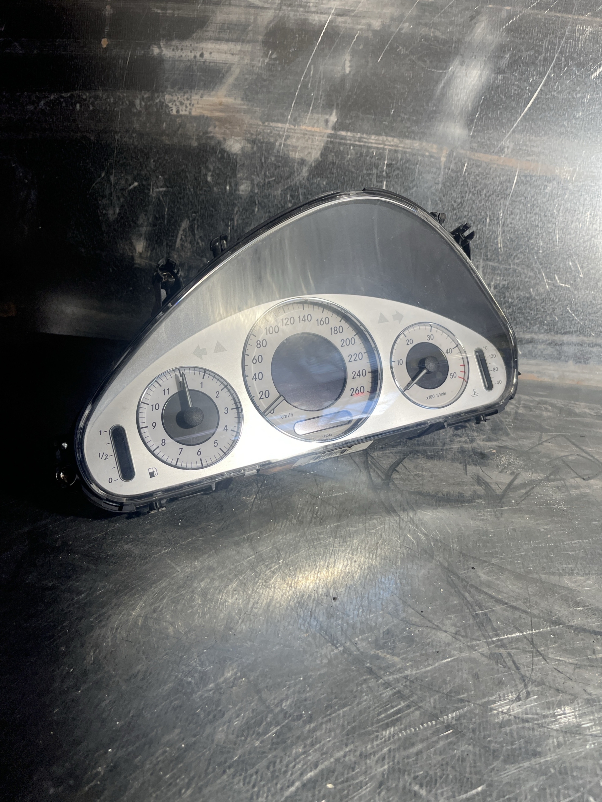 Mercedes W211 Tacho - OEM A2114404511