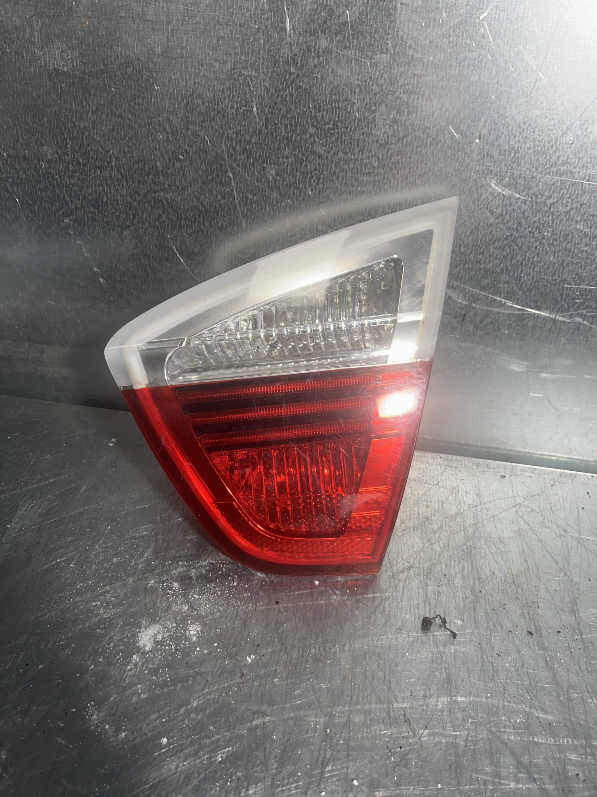 BMW E90 3er Rückleuchte rechts - OEM 6937460