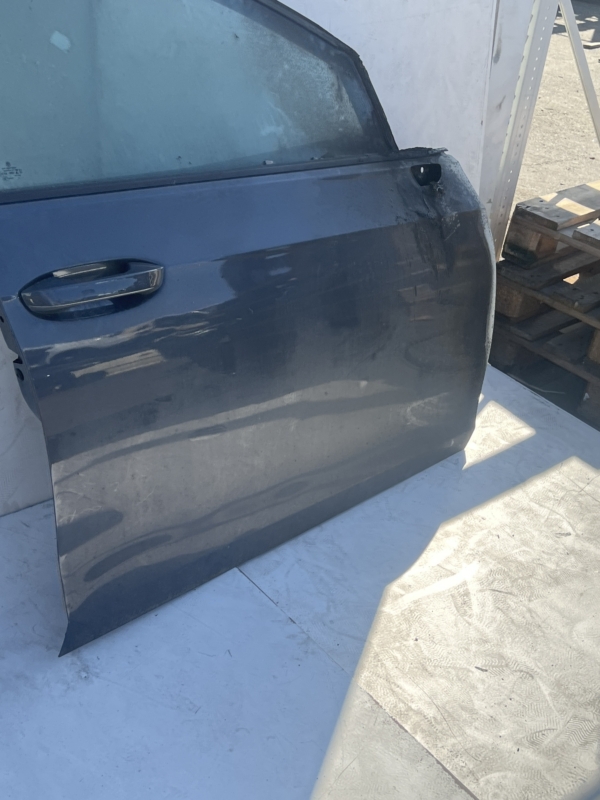 VW GOLF VIII 8 Tür vorne rechts Komplett Brandschaden – Bild 4