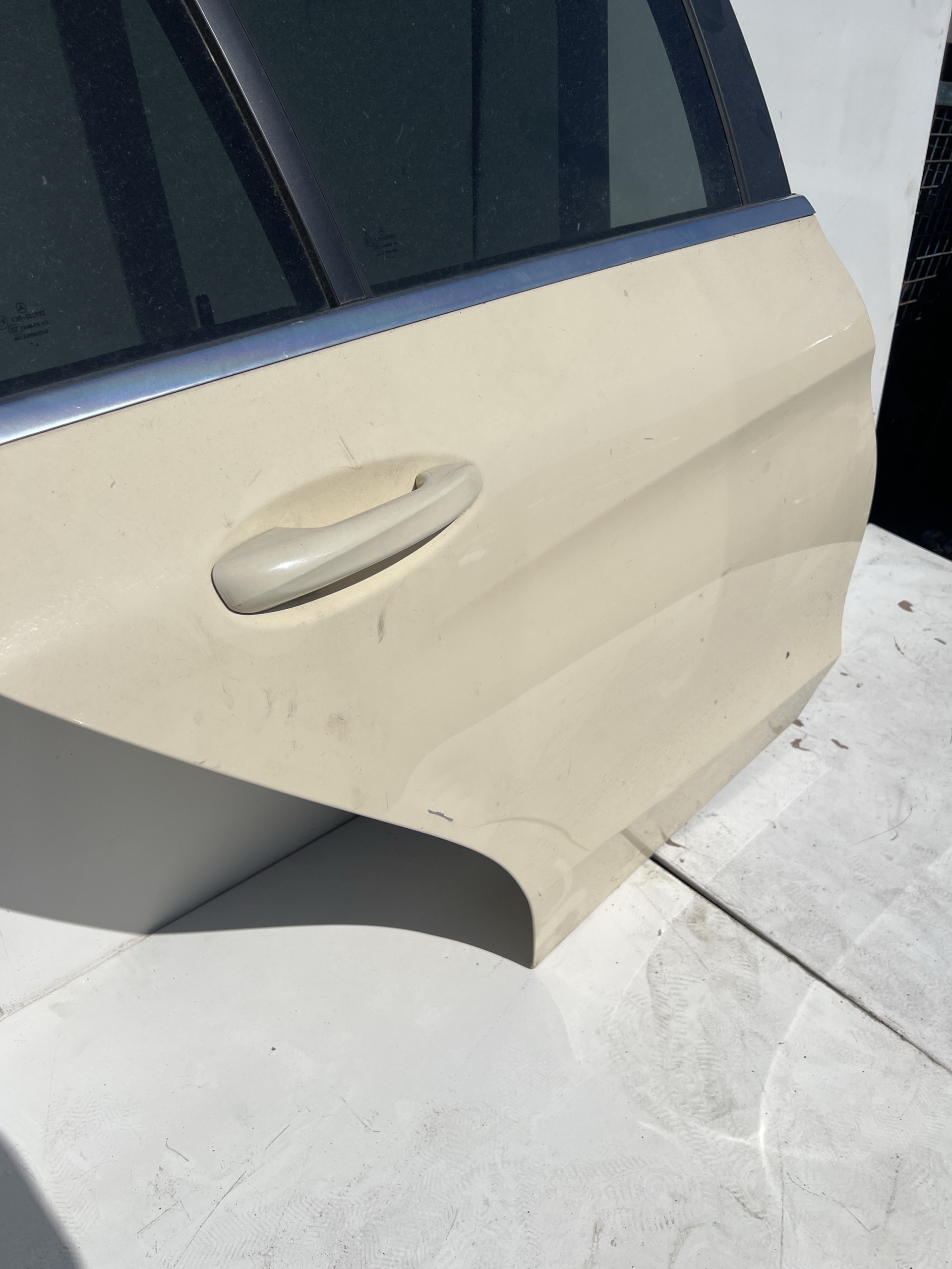 Mercedes W205 Kombi Tür hinten rechts KOMPLETT TAXI – Bild 2