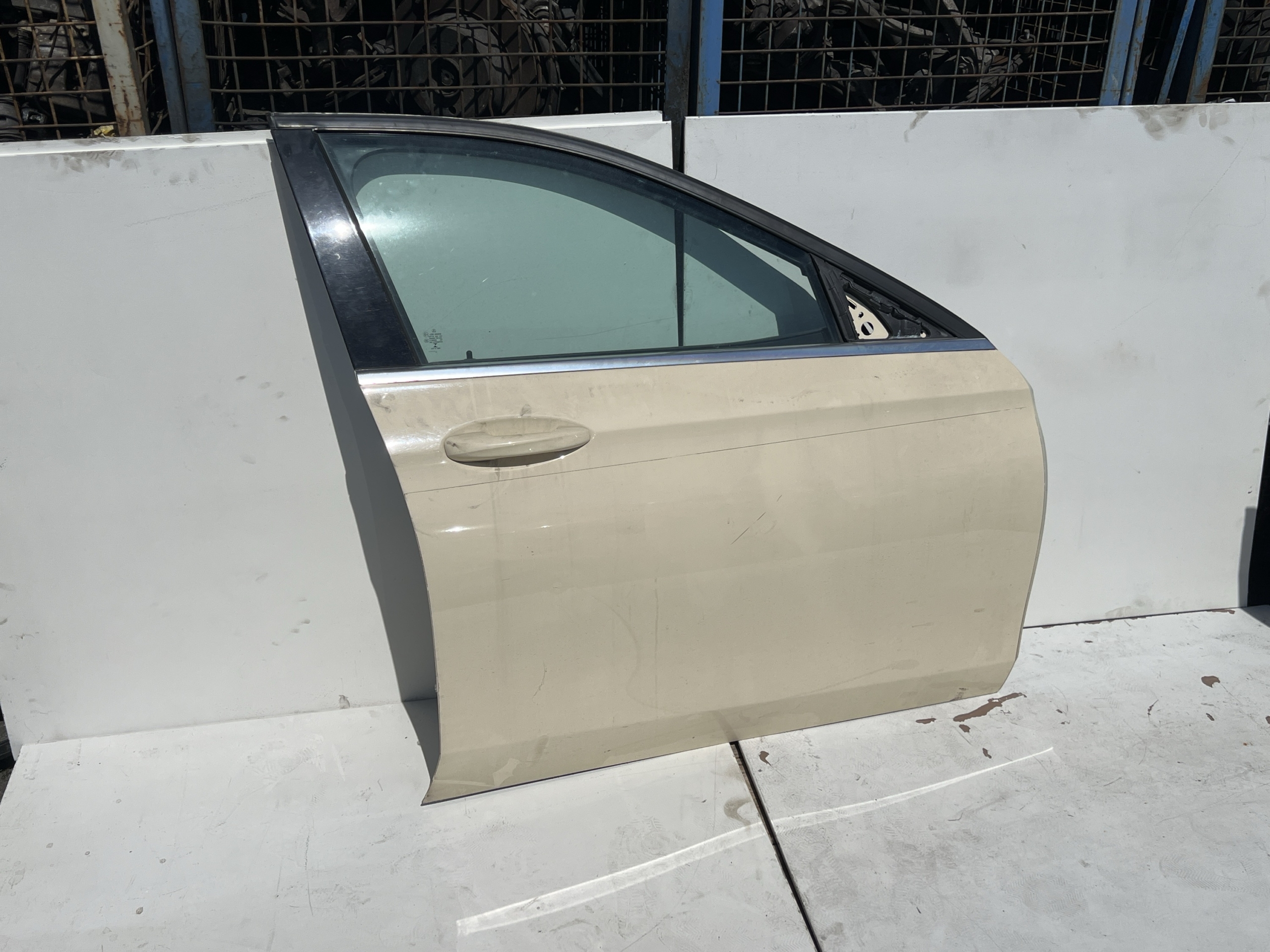 Mercedes W213 Tür vorne rechts Komplett Taxi