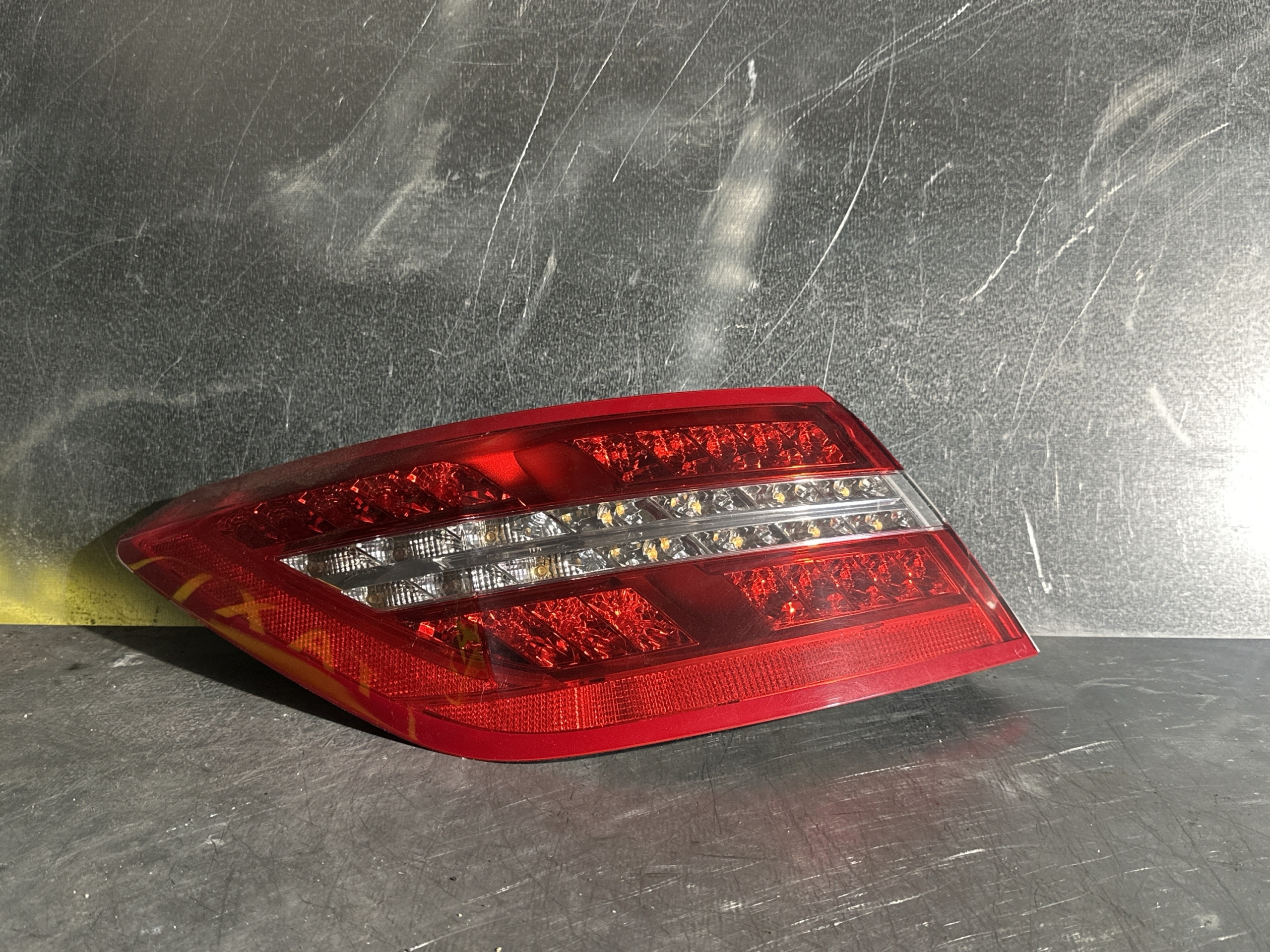 Rückleuchte links außen Mercedes W207 -OEM A2078200164