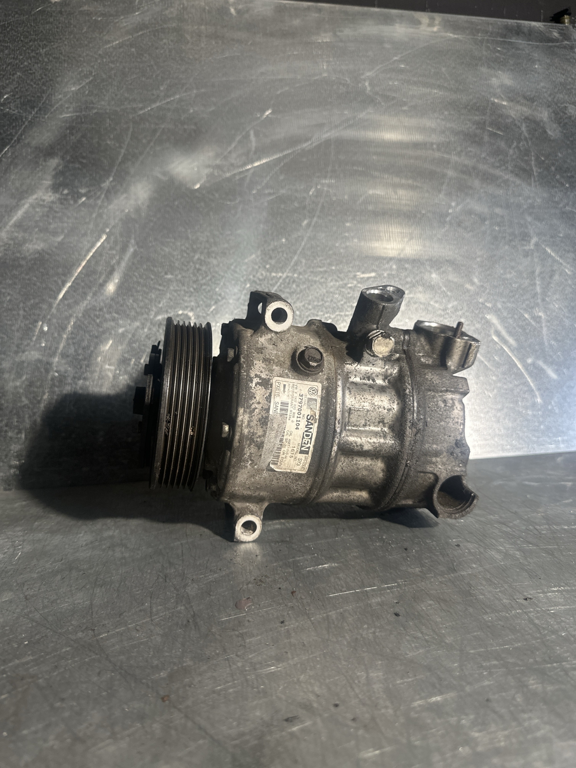 Klimakompressor VW Passat B5 T4 1.9TDI 2.4TDI -OEM 3797001104