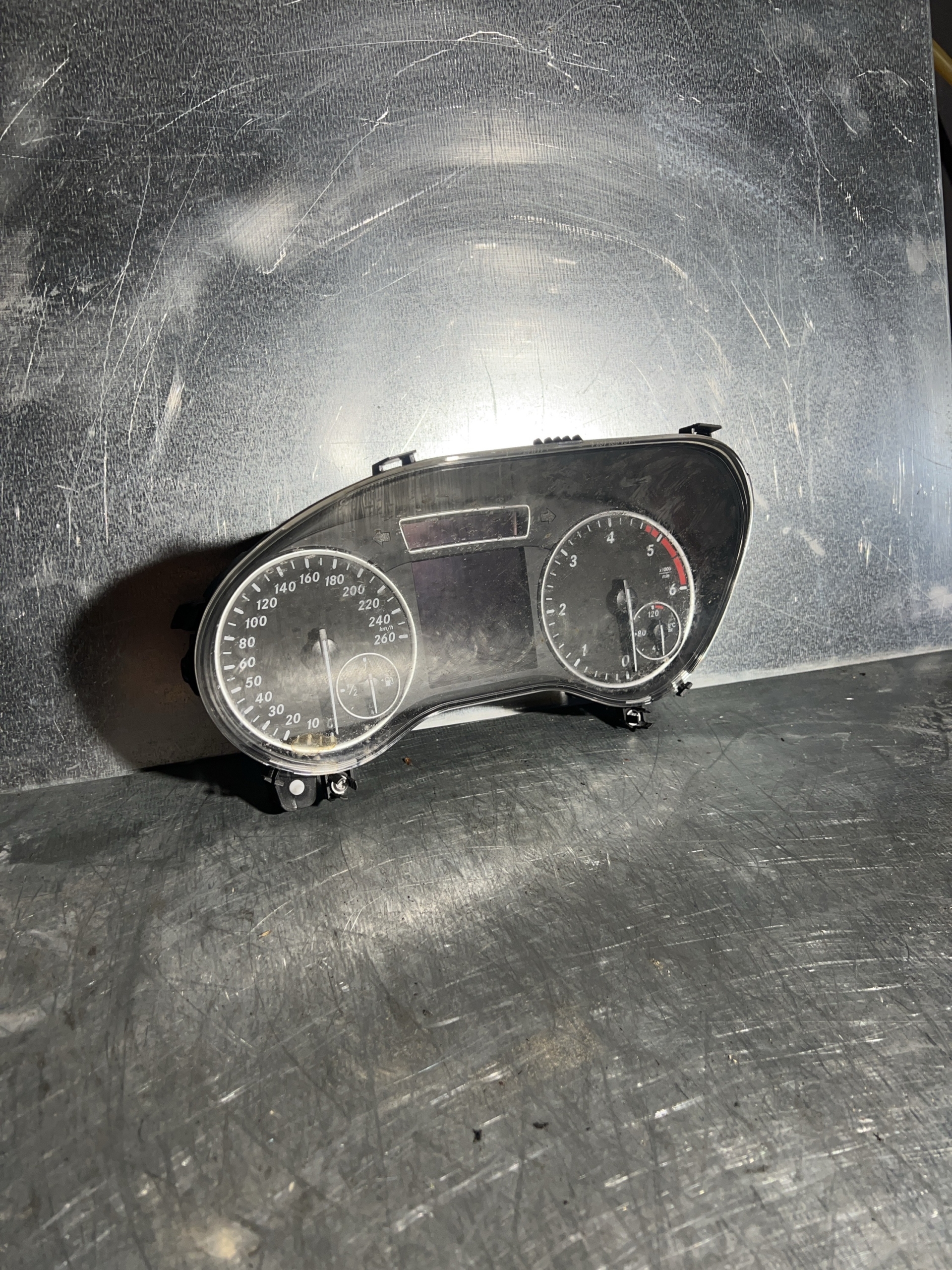 Mercedes W176 A Klasse 220 CDI TACHO A1769009300