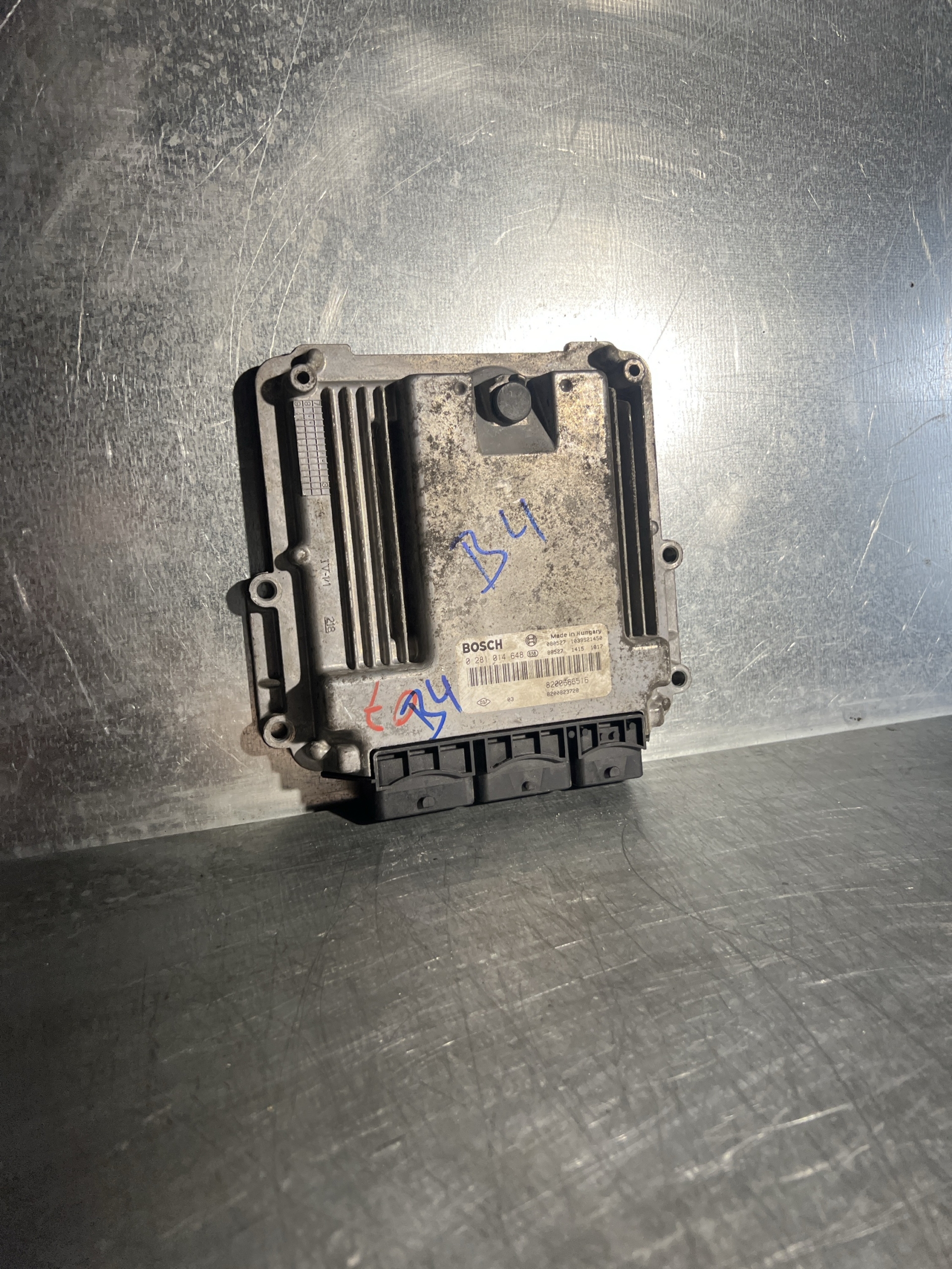 OPEL VIVARO Renault Traffic 2.0 DCI Motorsteuergerät 0281014648