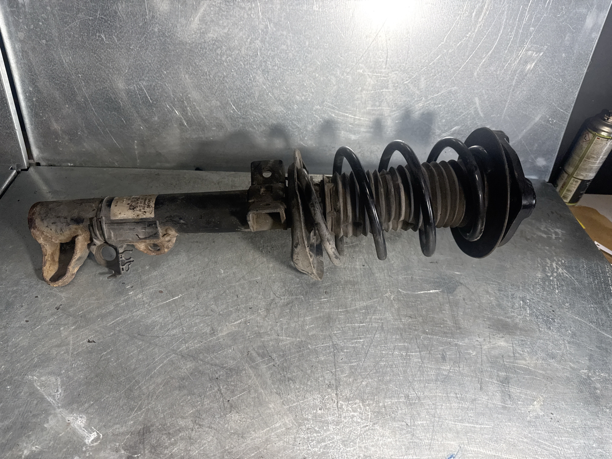 Mercedes W207 Stoßdämpfer vorne - A2073232300