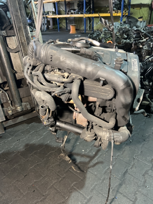 VW TOURAN AUDI A3 8P 2.0 TDI MOTOR KOMPLETT 140PS BKD – Bild 3