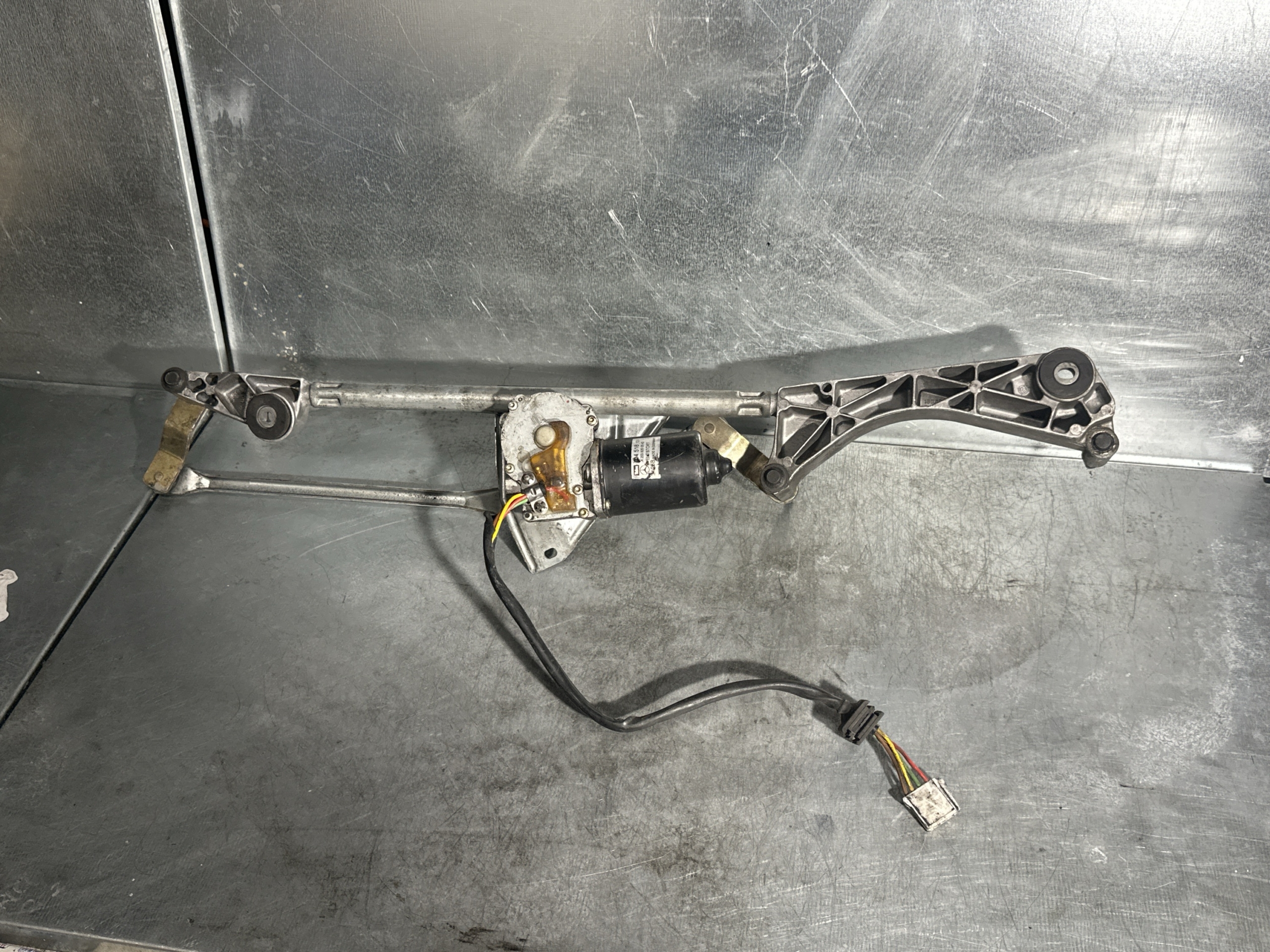 Vorderer Scheibenwischmotor Mercedes W203 A2038200342