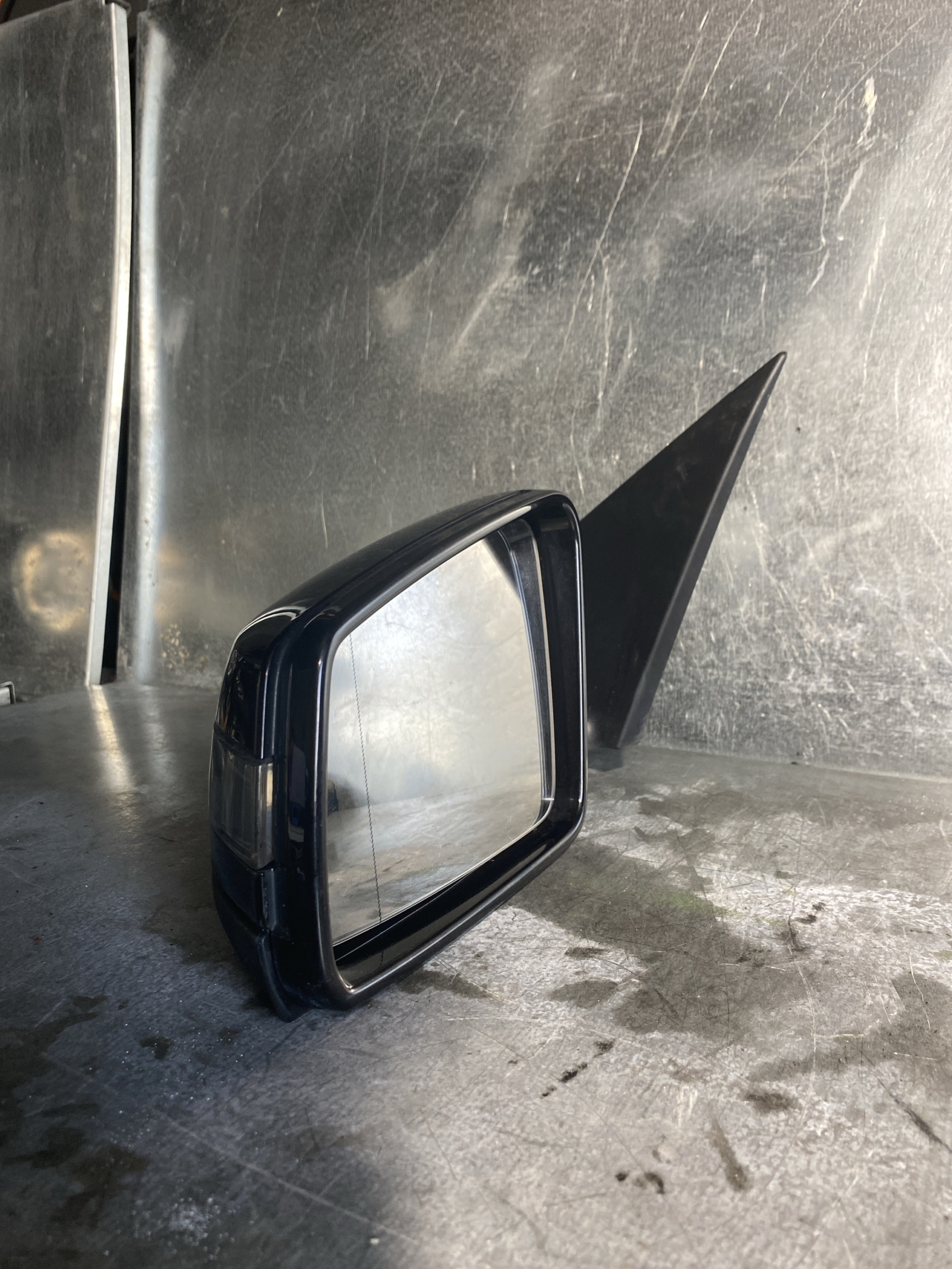 Mercedes C-Klasse W204 Außenspiegel links - A3160441