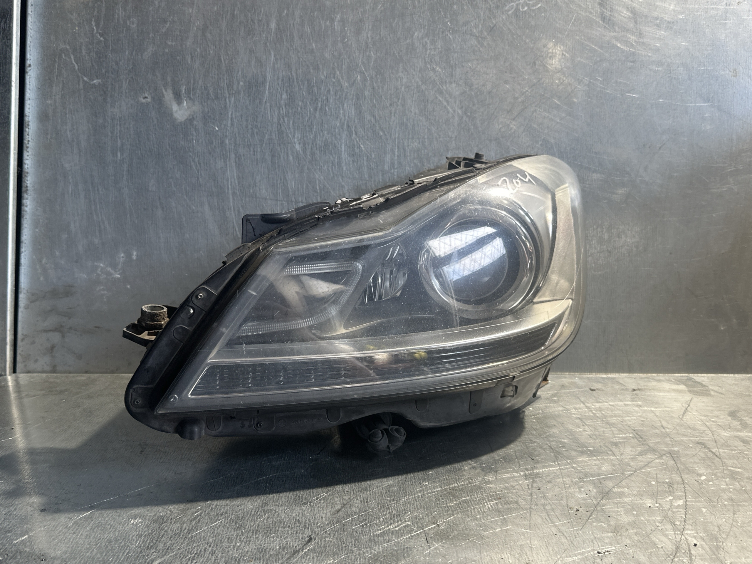 Mercedes W204 MOPF Scheinwerfer Links A2048205559