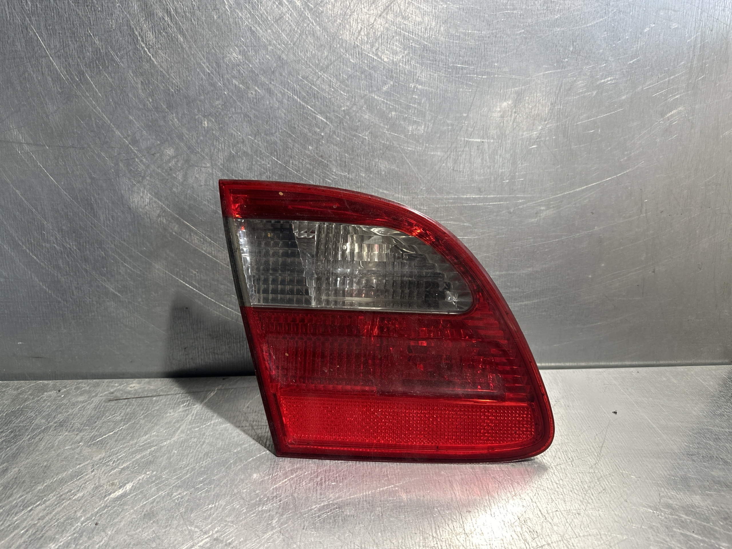 Mercedes W211 Kombi Rückleuchte Innen Links A2118202964